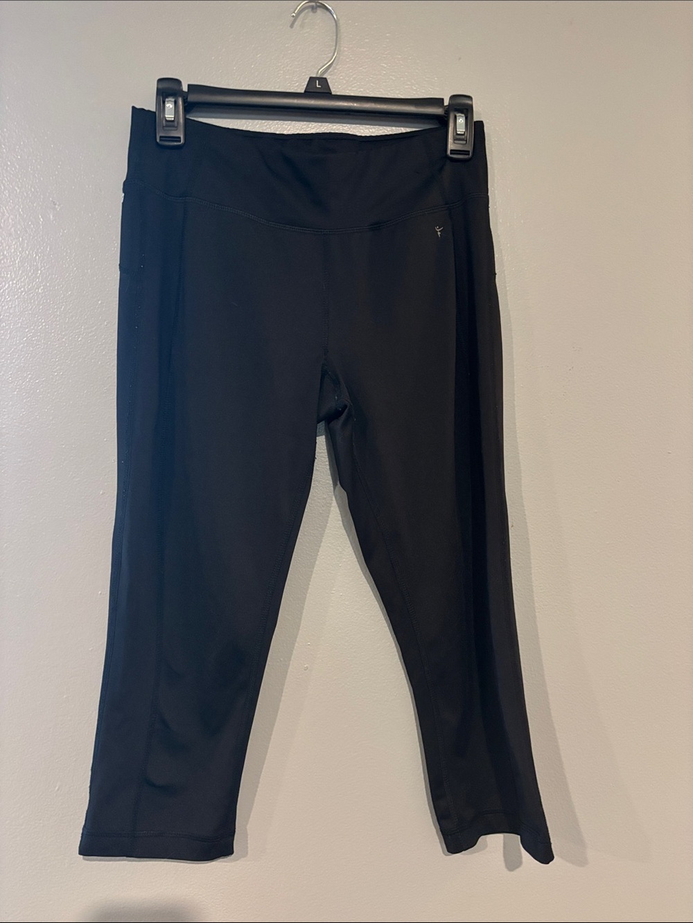 Women’s athletic capri leggings